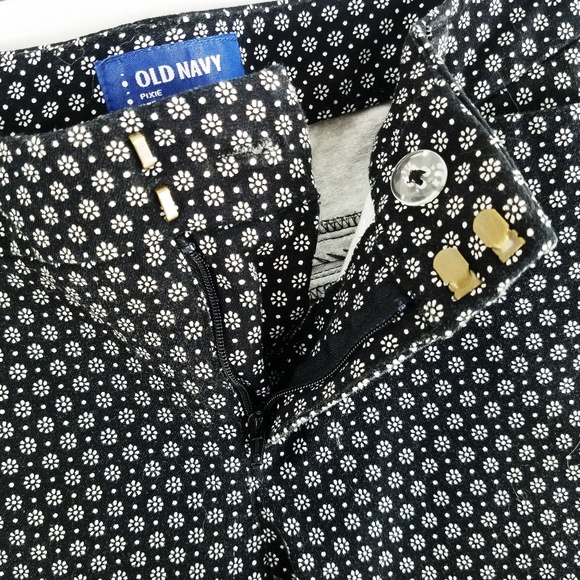 Old Navy Pixie Mid-Rise Black/White Floral Pants 6 - Picture 4 of 6